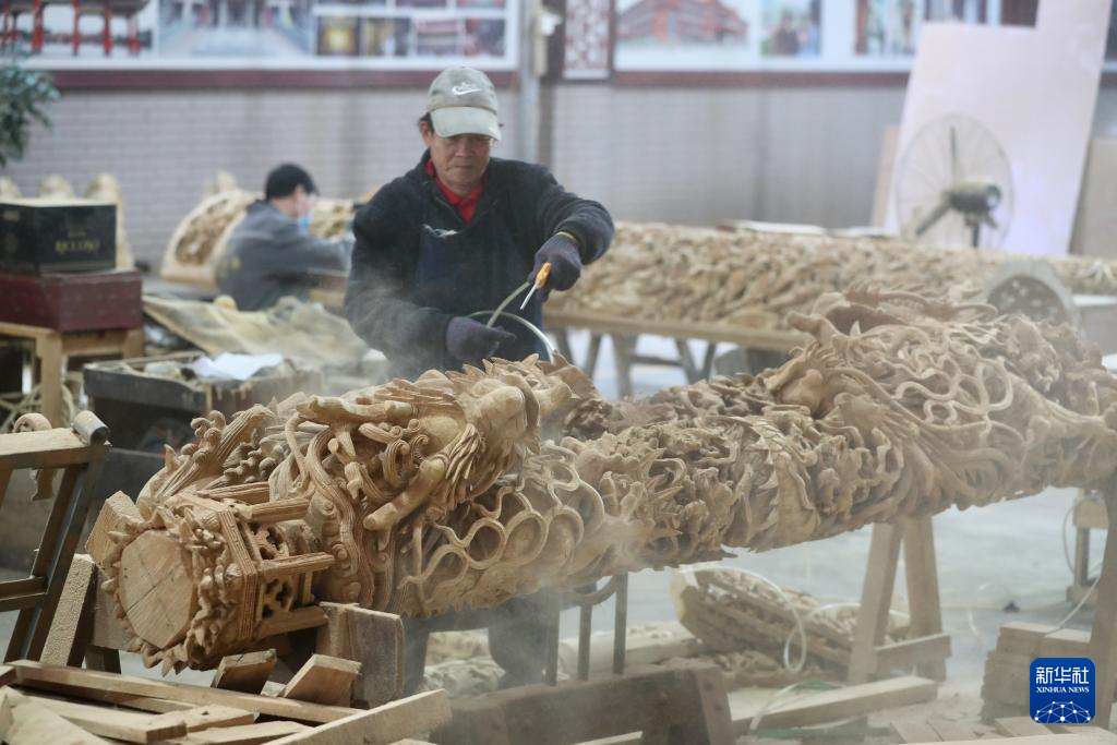 新春走基层｜“匠心雕龙”——感受福建晋江潘山庙宇木雕非遗之美