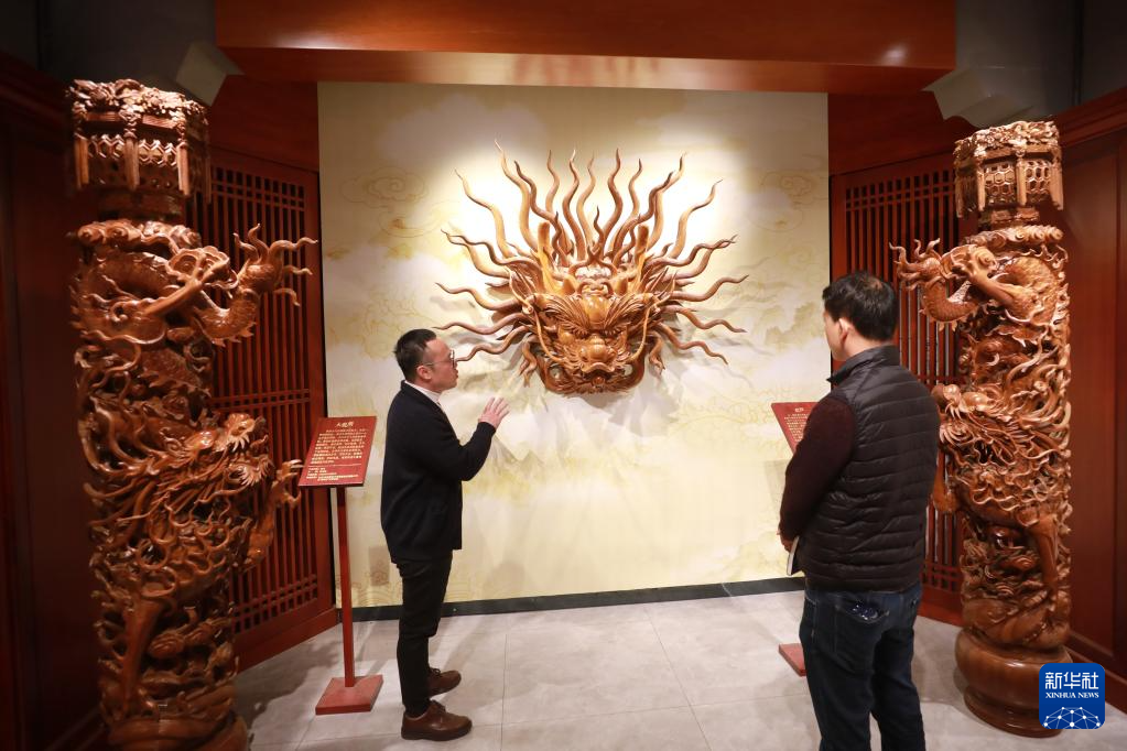 新春走基层｜“匠心雕龙”——感受福建晋江潘山庙宇木雕非遗之美