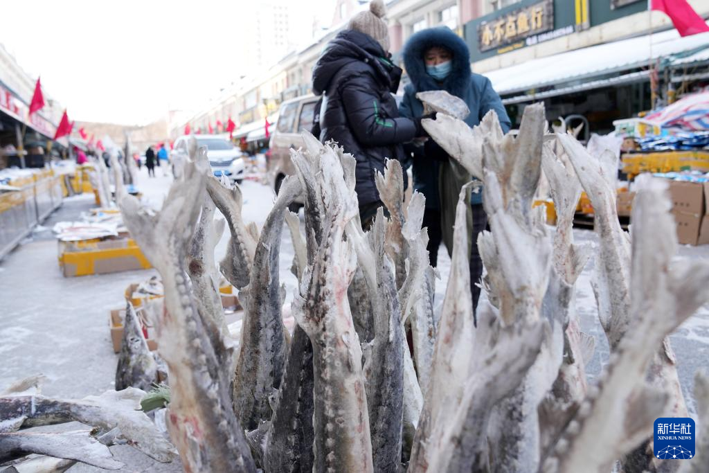 新春走基层丨春节临近 “中国淡水鱼都”百年鱼市销售旺
