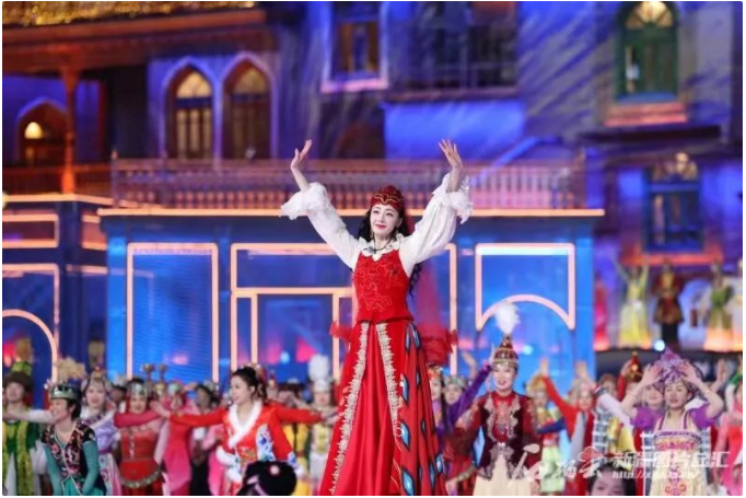 新疆舞何以瞩目世界？