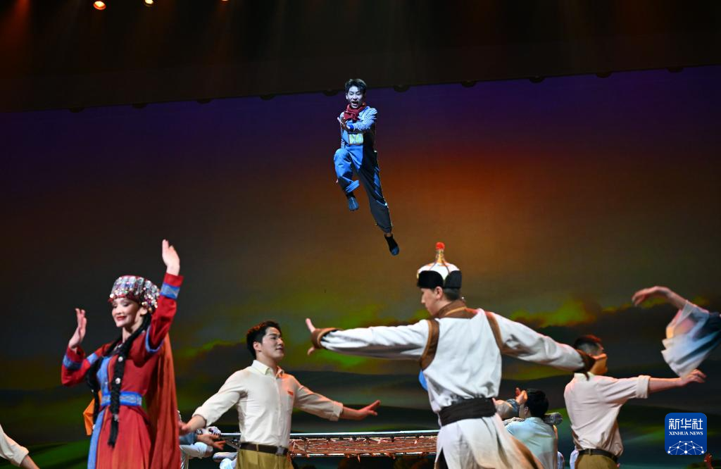 杂技剧《天山雪》晋京展演