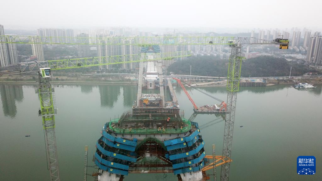 长沙：兴联路大通道建设正酣