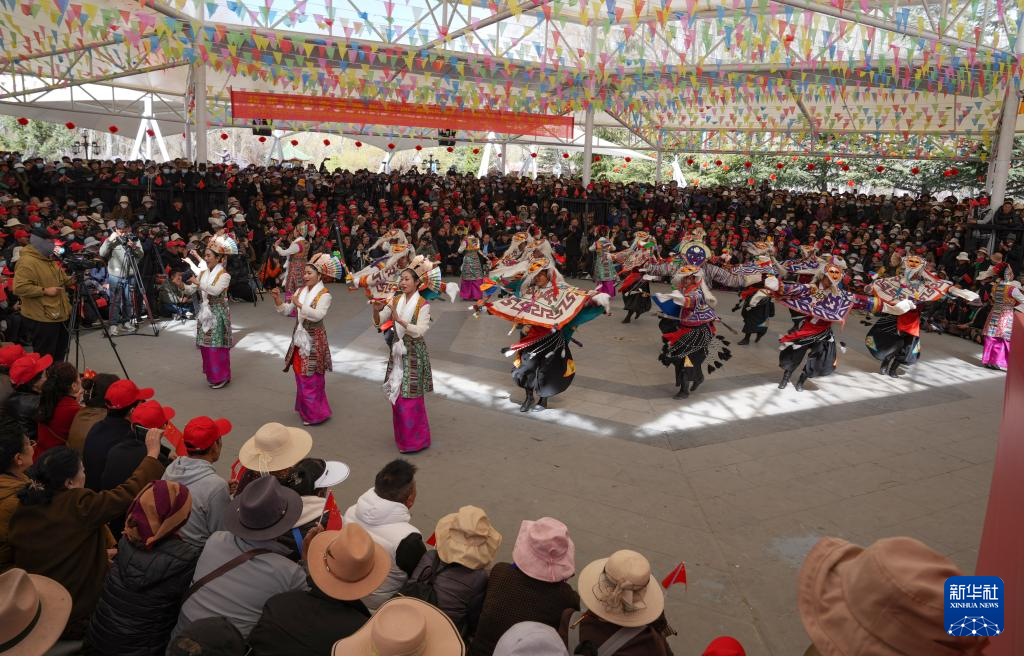 西藏隆重庆祝百万农奴解放纪念日