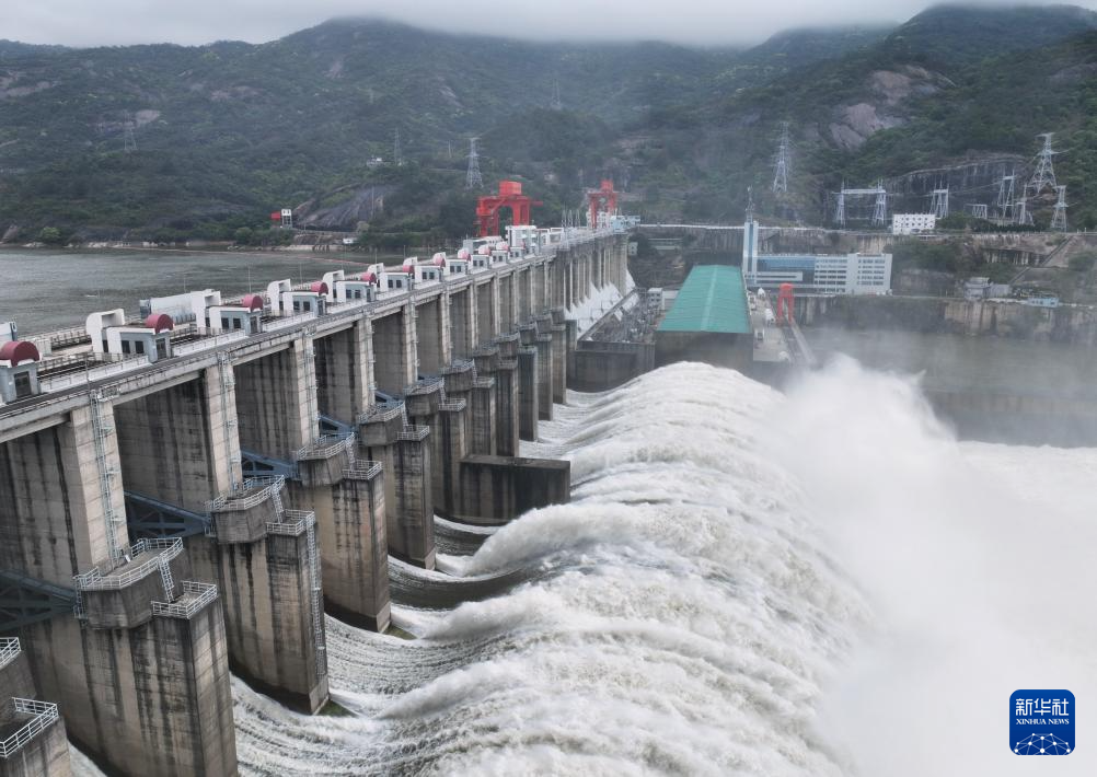 福建水口水电站开闸泄洪