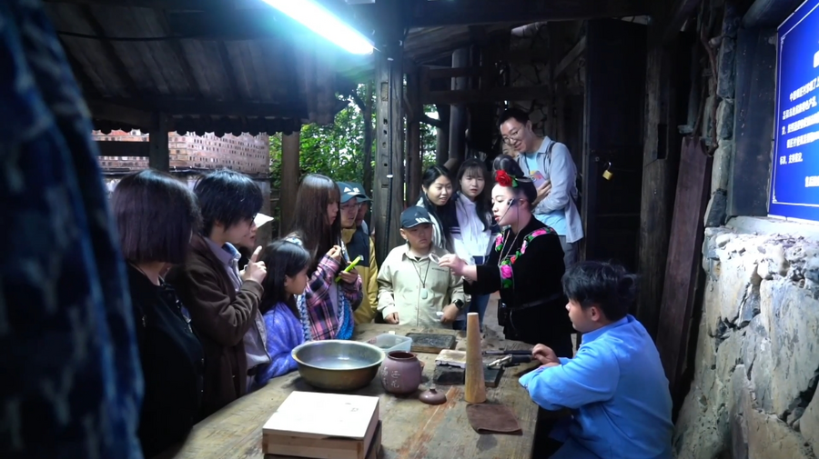 “五一”消费观察:人流涌动背后的市场活力 “五一”消费观察:人流涌动背后的市场活力