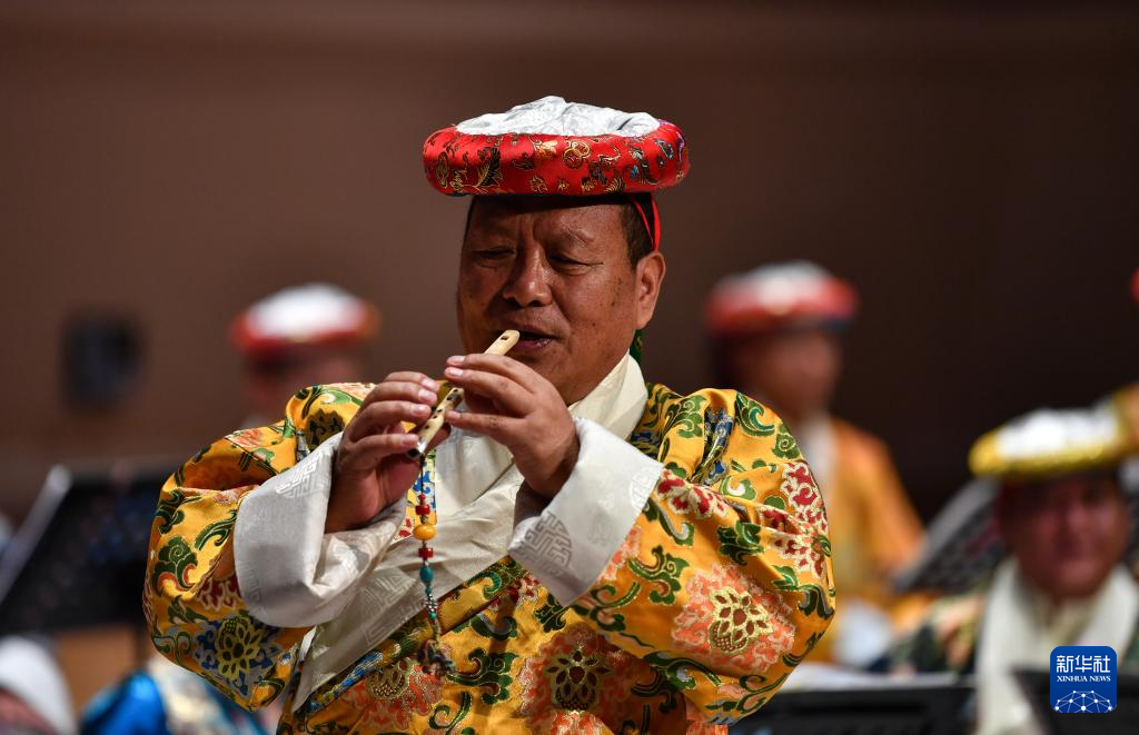 西藏传统民族音乐会精彩上演