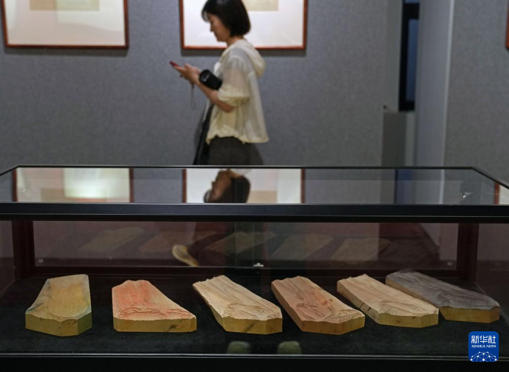 非遗木版水印艺术展走进同济大学