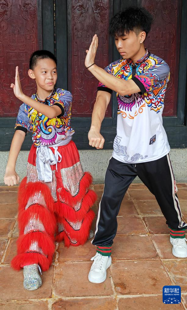 “醒狮少年”舞起来