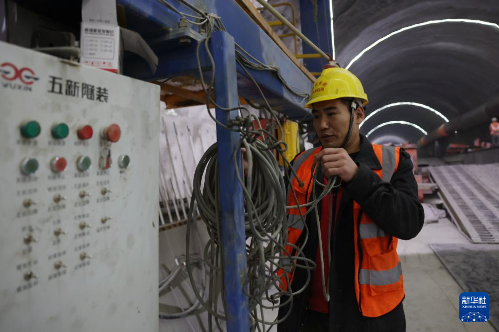 西成铁路甘肃段建设加速推进