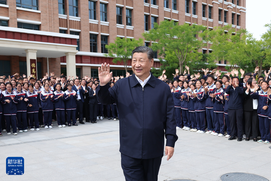 习近平在青海考察