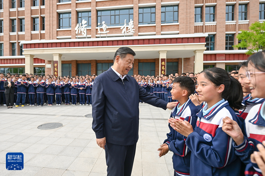 习近平在青海考察