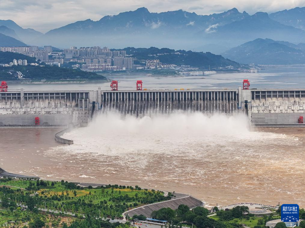 三峡水库持续泄洪