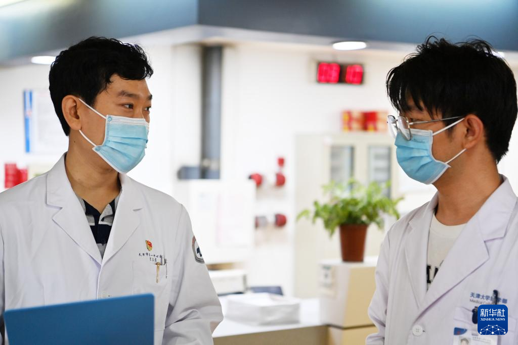 医生夫妻 “医”路同行 医生夫妻 “医”路同行