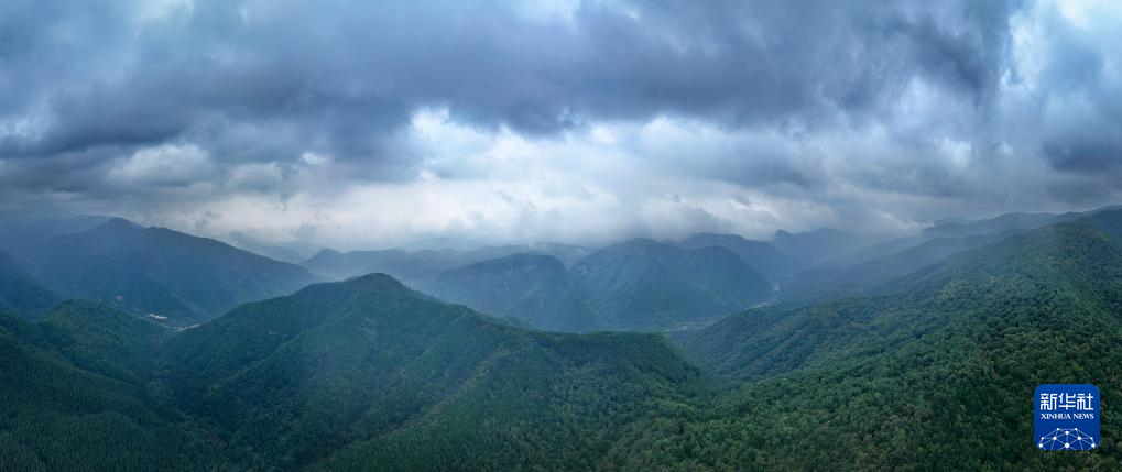 六盘烟雨