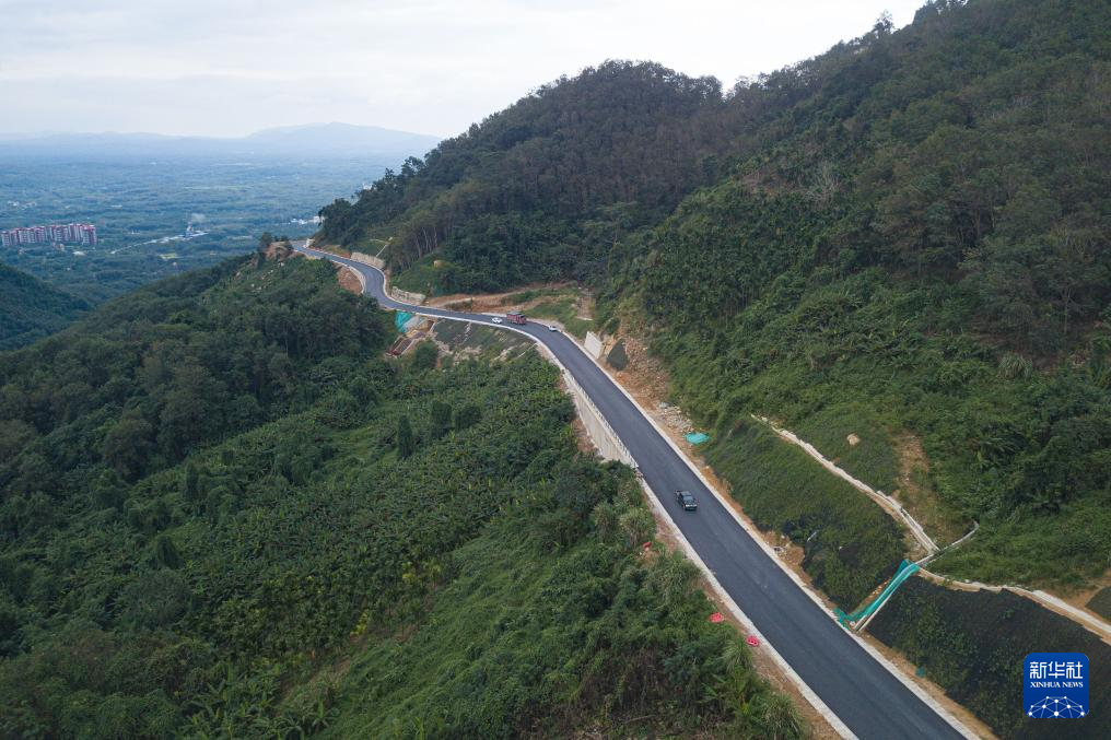 海南：环热带雨林国家公园旅游公路建设有序推进