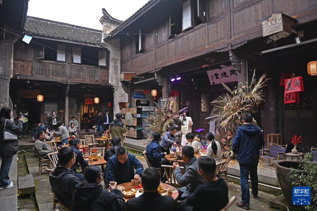 高质量发展调研行丨新光村的绿水青山致富路