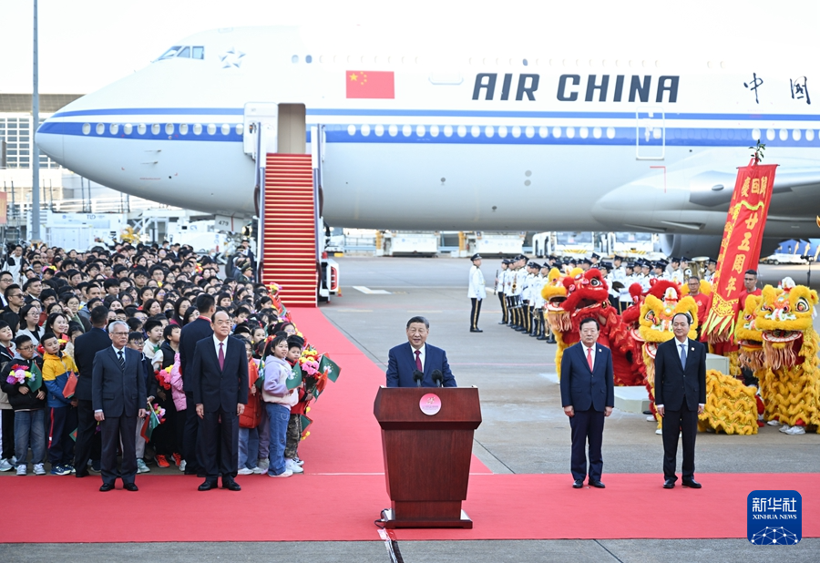 习近平抵达澳门