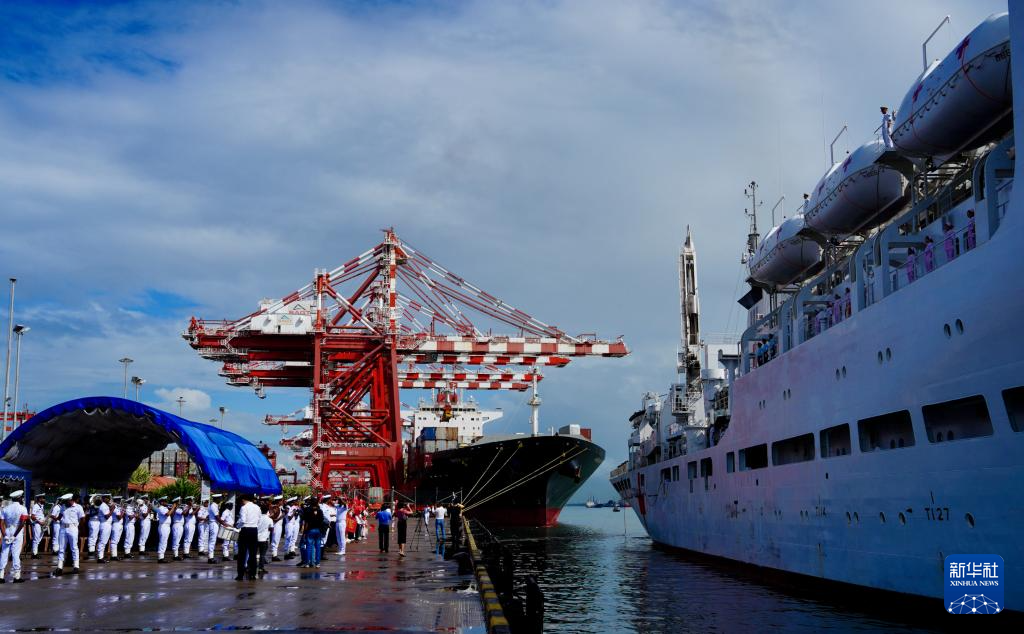 海军“和平方舟”号医院船时隔七年再访斯里兰卡