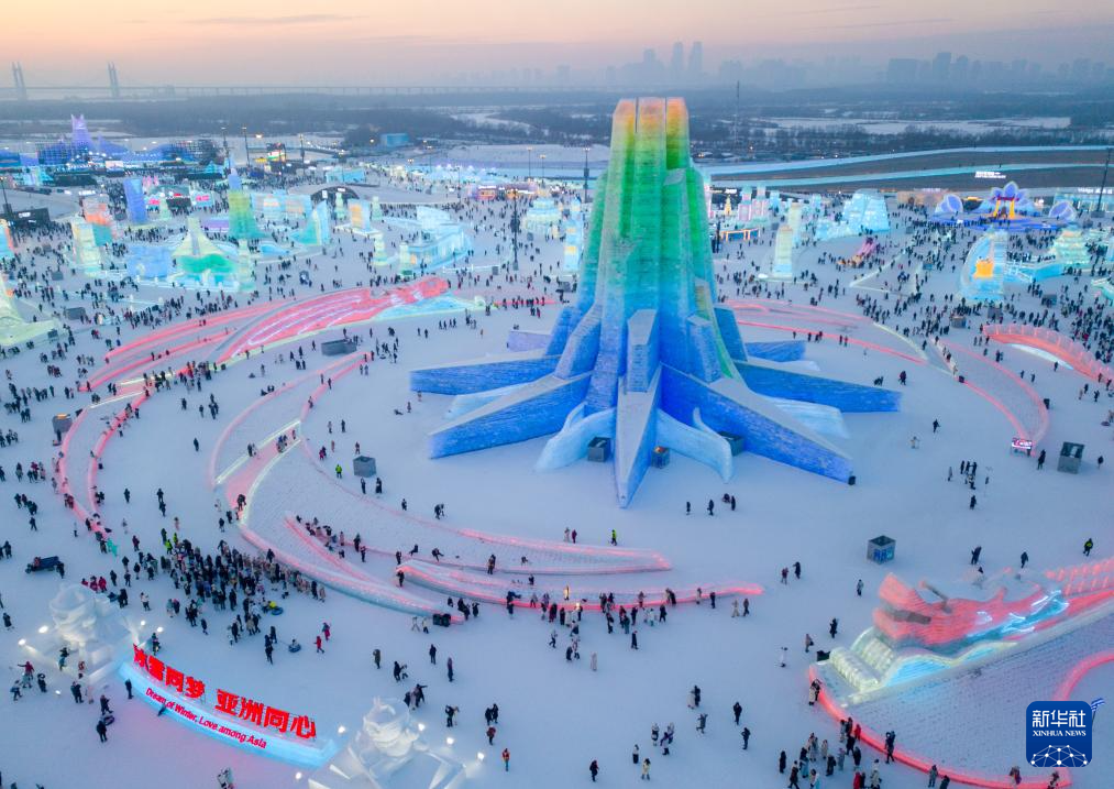 天空之眼瞰祖国——“热”雪！“燃”冬！ 哈尔滨再迎冰雪“高光时刻”