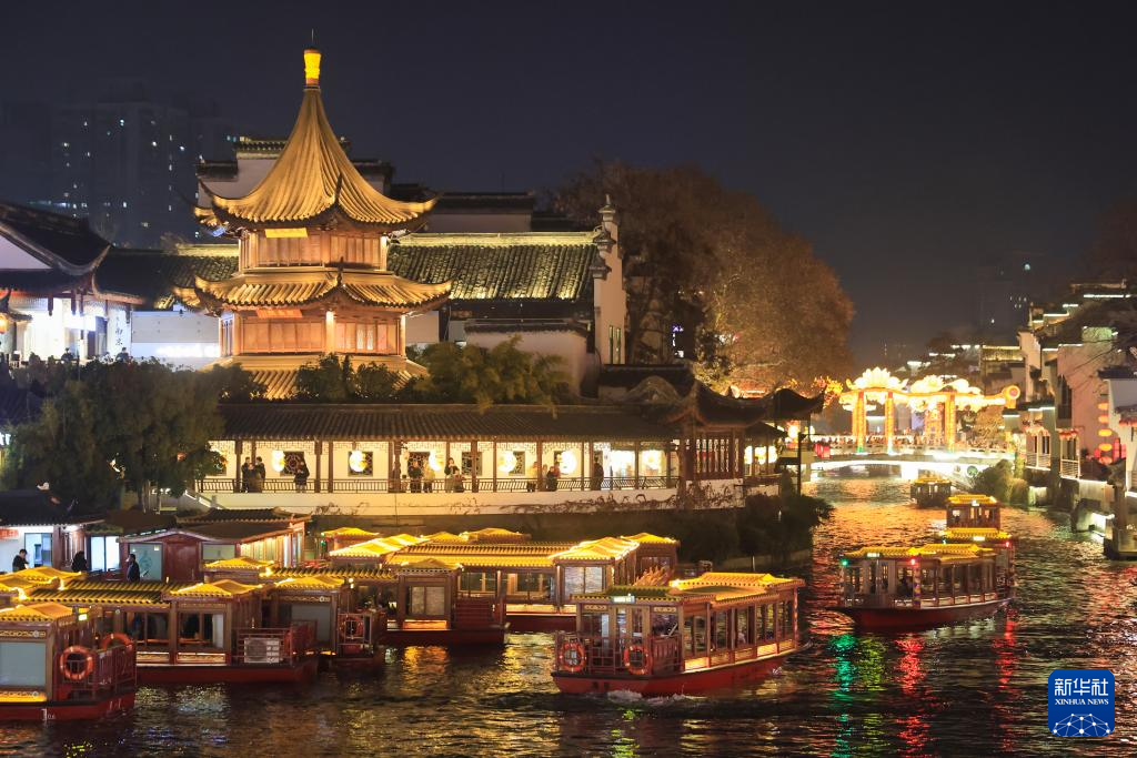 张灯结彩迎新春