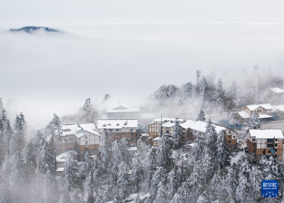 天空之眼瞰祖国——四川冰雪热 畅耍享冬趣