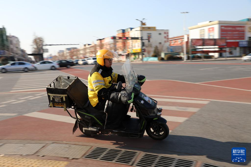 万家团圆时 他们在坚守