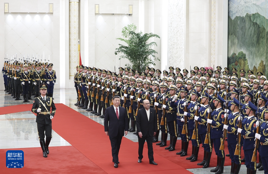 习近平同巴基斯坦总统扎尔达里会谈