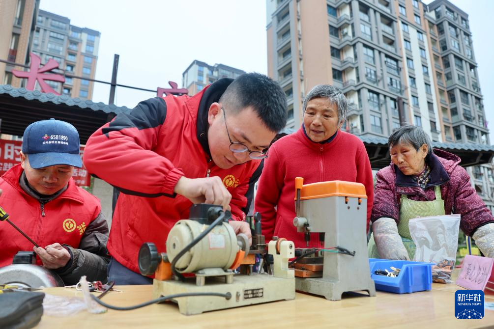 学雷锋 在行动