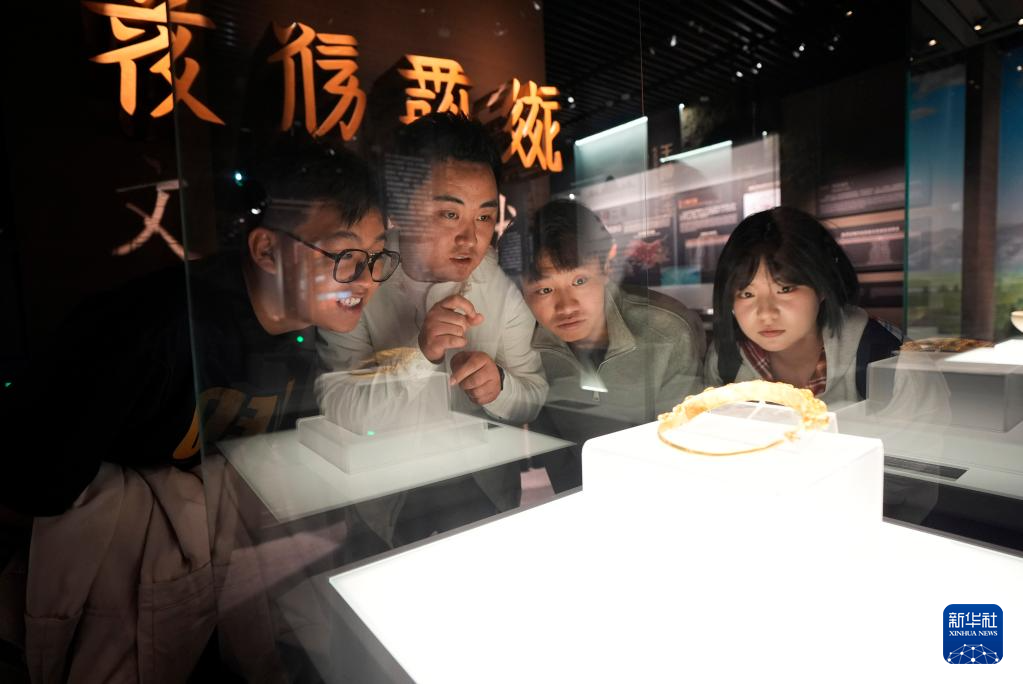 大学里的文创团队 让文物“活”起来 “火”起来
