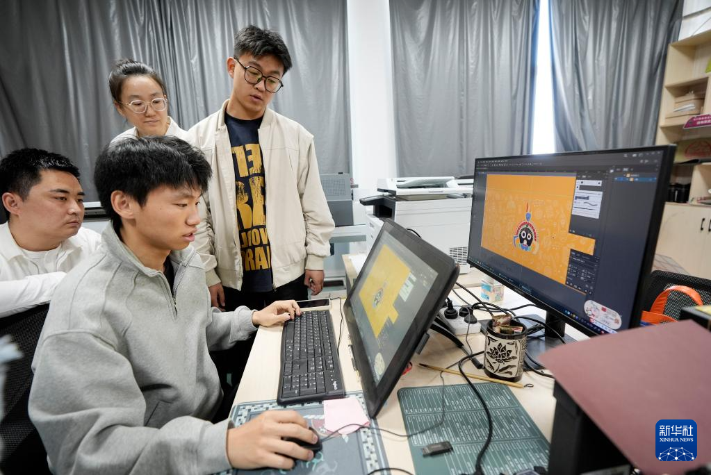 大学里的文创团队 让文物“活”起来 “火”起来
