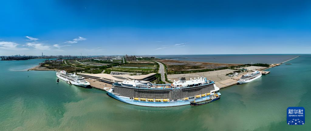 新华全媒+丨三船同靠 天津国际邮轮母港迎来客流高峰