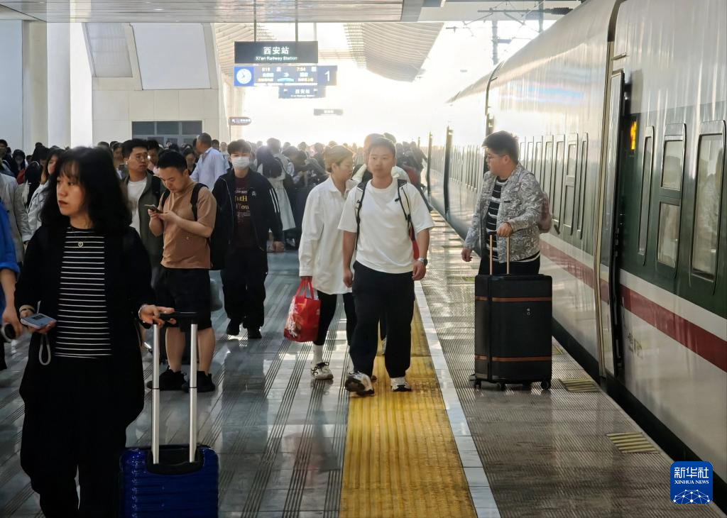 5月1日全国铁路预计发送旅客2250万人次