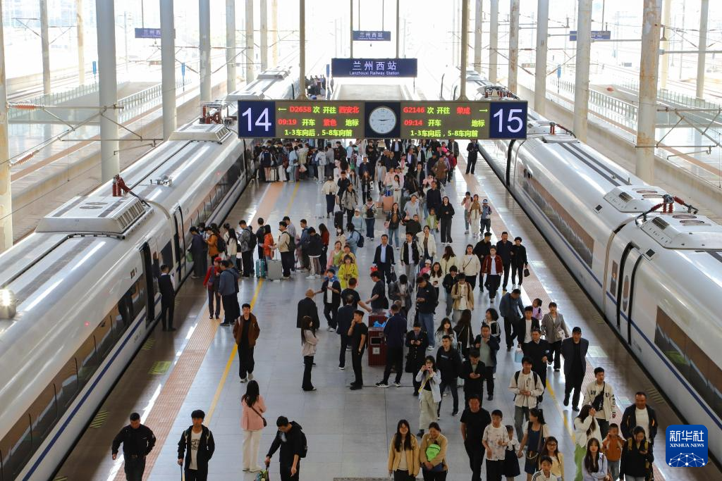 5月1日全国铁路预计发送旅客2250万人次