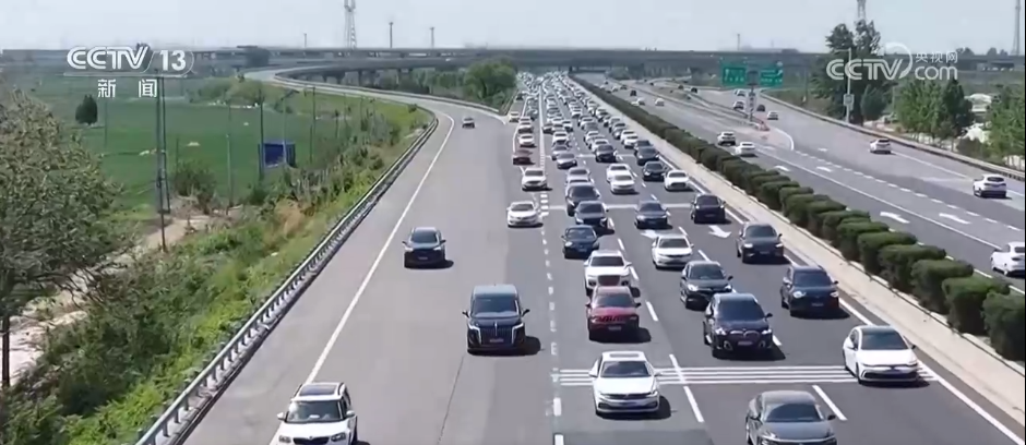 各地迎来客流返程高峰 交通部门“多点发力”保障群众出行安全有序