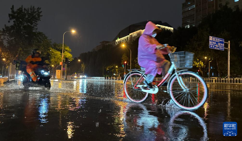 北京突降冰雹