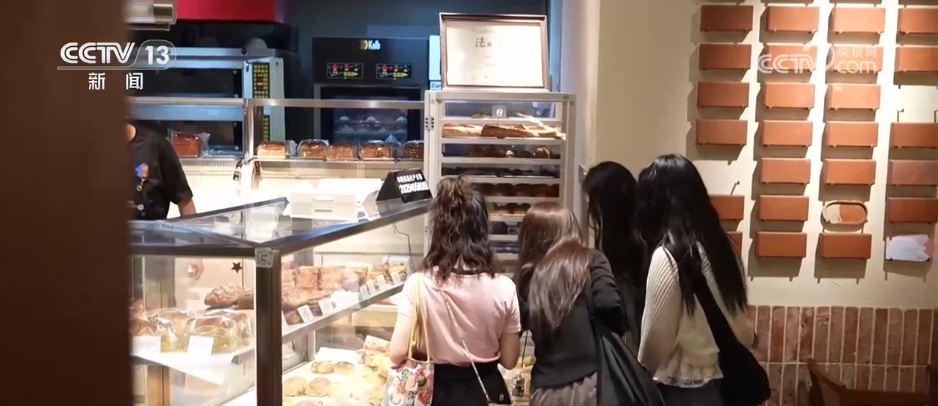 “年轻力”打造消费新图景 “小而美”店铺激活城市消费新潜能
