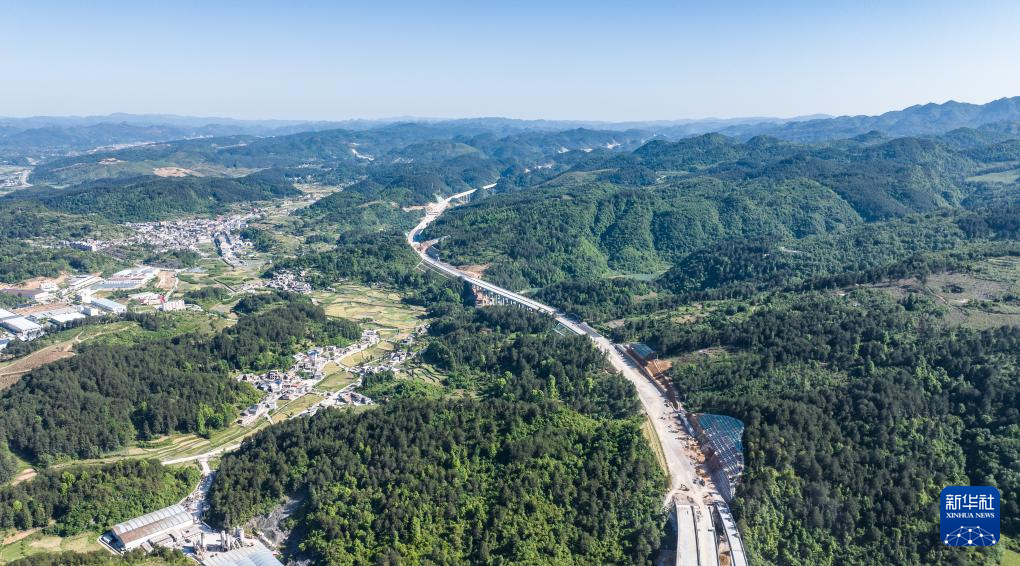 贵平高速公路建设进入冲刺阶段