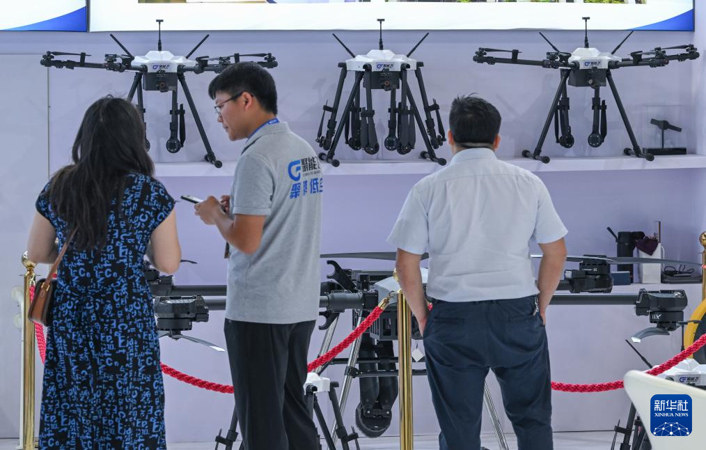 西洽会:低空经济展商引关注 西洽会:低空经济展商引关注