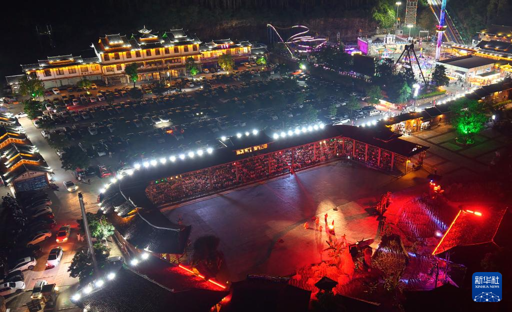 广西：“夜经济”激活新“夜”态