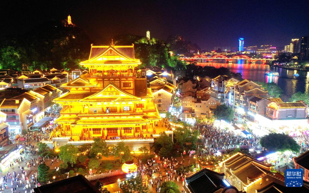 广西：“夜经济”激活新“夜”态