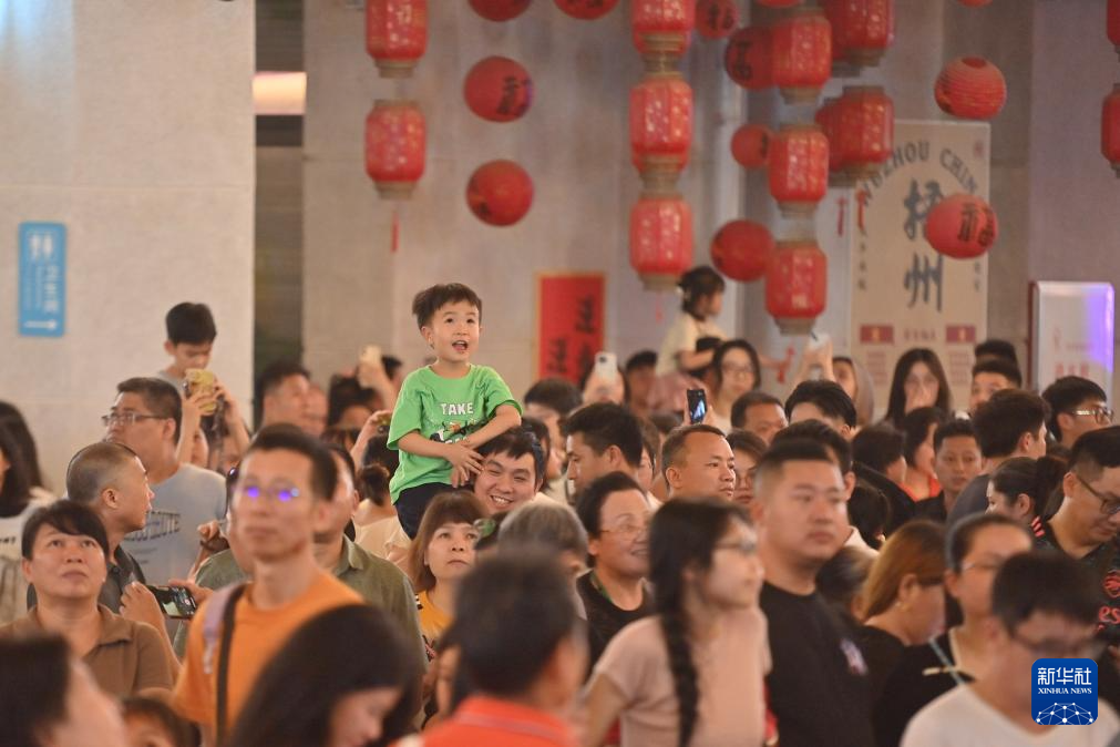 广西：“夜经济”激活新“夜”态