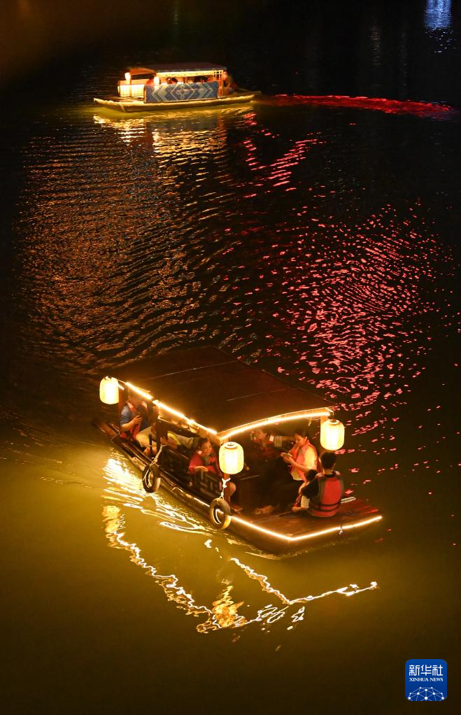 广西：“夜经济”激活新“夜”态
