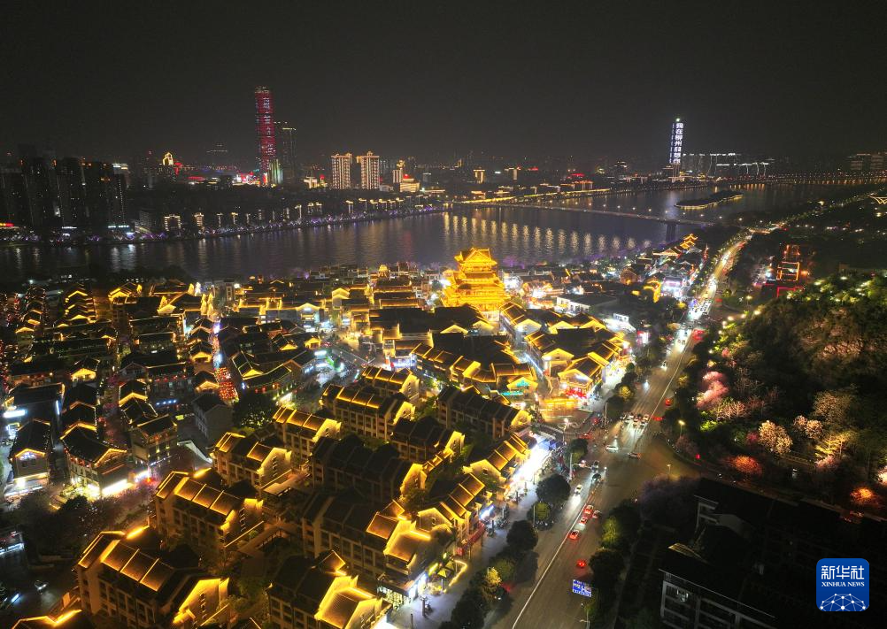 广西：“夜经济”激活新“夜”态