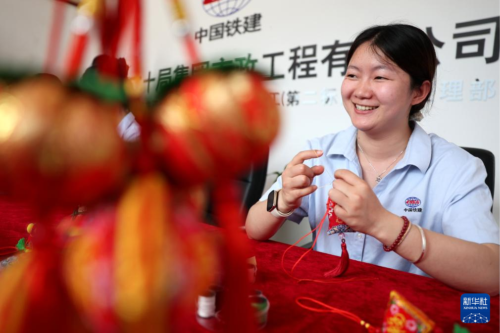 工地粽飘香 民俗迎端午
