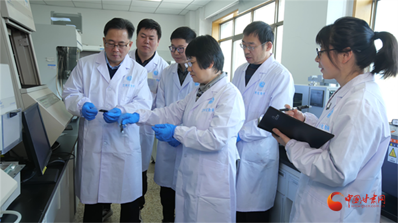 【青春华章·重走西北角】中国科学院兰州化物所：七十载扎根西北 青春逐梦科技报国