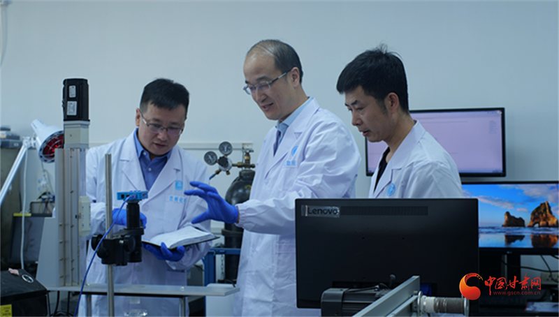 【青春华章·重走西北角】中国科学院兰州化物所：七十载扎根西北 青春逐梦科技报国