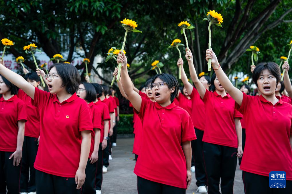高考首日！这是张桂梅第15次送考
