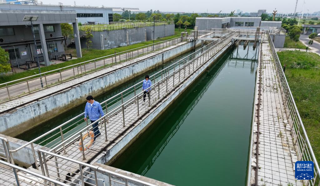 从苦涩海水到清冽饮用水——记者探访海水淡化项目