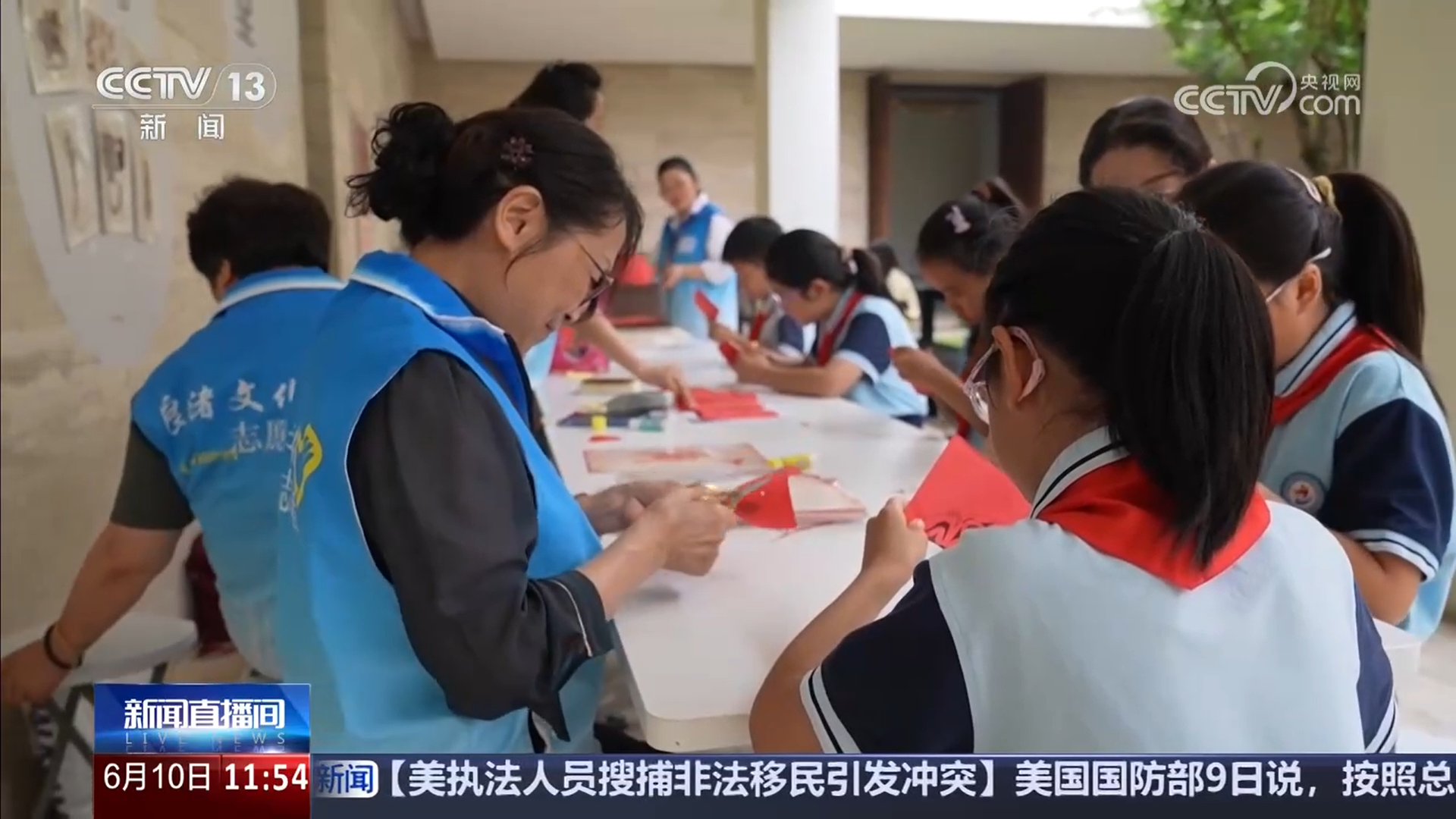 越来越多的“银发族”活跃在博物馆 老有所学老有所乐