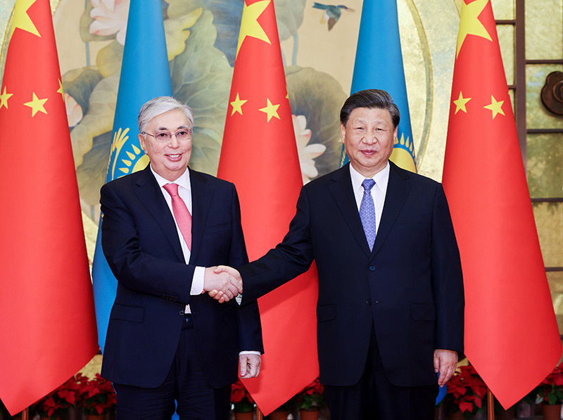 习主席的丝路故事——听习主席和中亚好伙伴话合作丨“中哈关系将像金鹰展翅高飞”